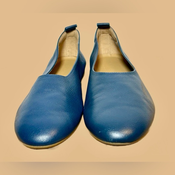 NWOB Everlane Italian Leather Day Glove Flats in Navy Blue, Size 8.5 - Picture 3 of 16